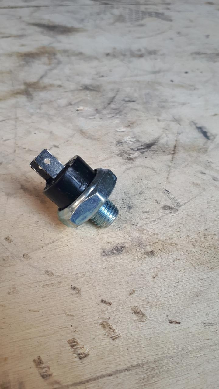 ММ125-3810600-00 Вимикач сигналу гальмування КАМАЗ, МАЗ, КрАЗ