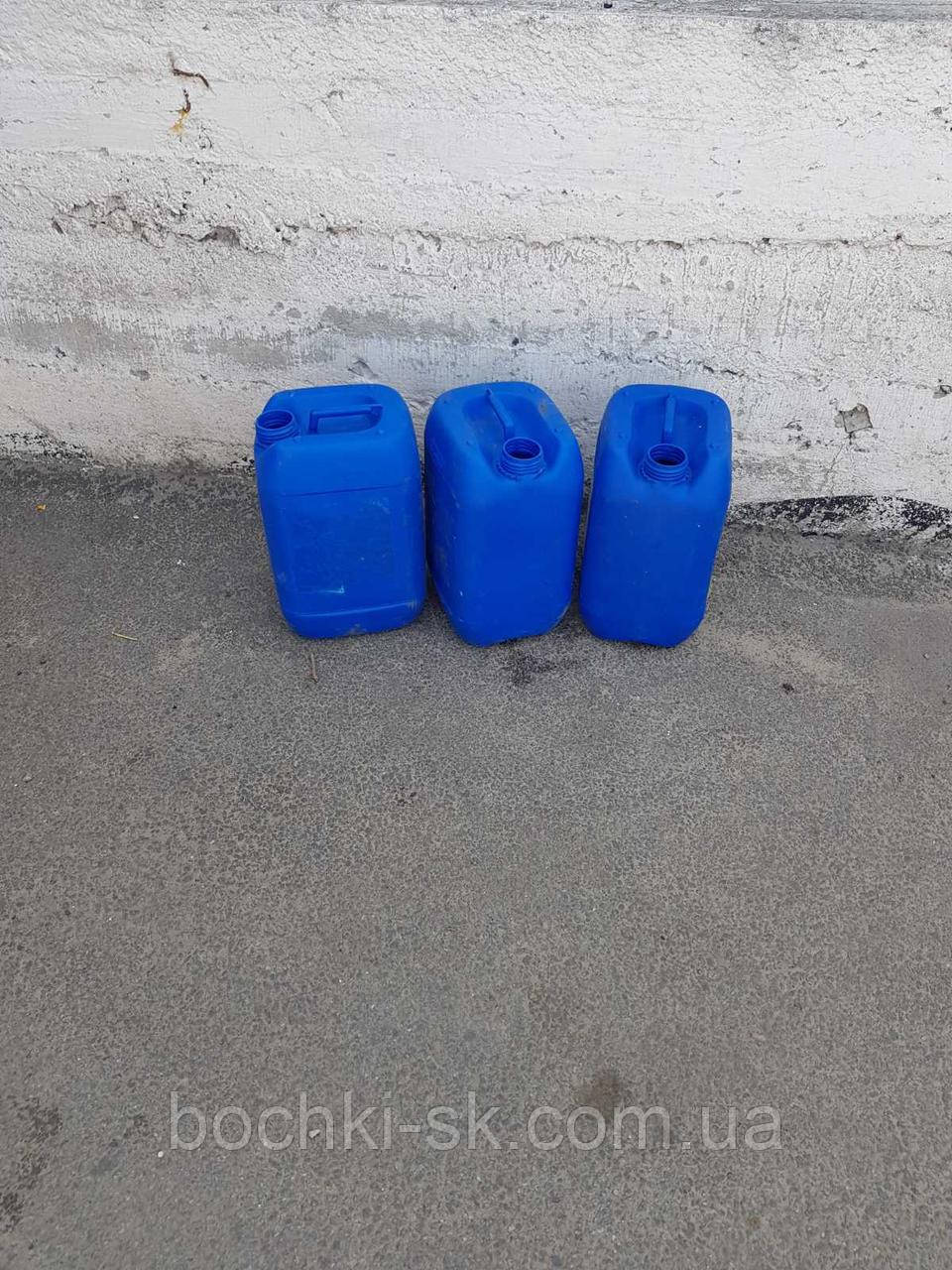 Каністри 10-12 л бу