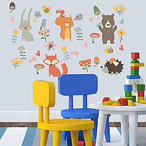 Вінілові наклейка на стіну в дитячу, на вітрину "Весела компашка звірів на пікніку" 55см*55 (лист 30*60см), фото 3