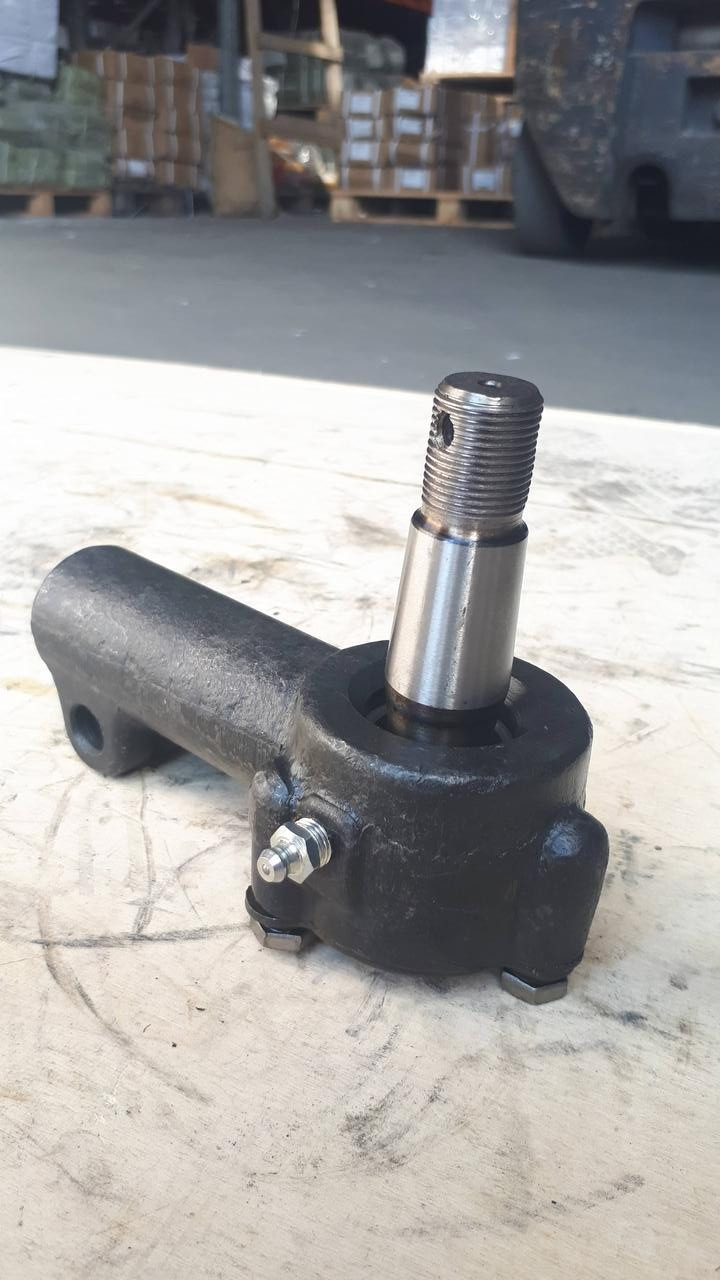 130-3003056 Наконечник рульової правий ЗІЛ (1303003056)