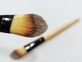 Пензель для тональних основ Bobbi Brown