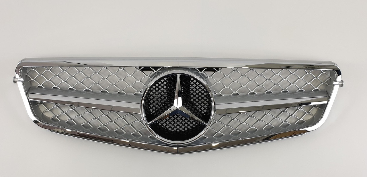 Решітка радіатора Mercedes W204 стиль C63 AMG (хром + срібло)