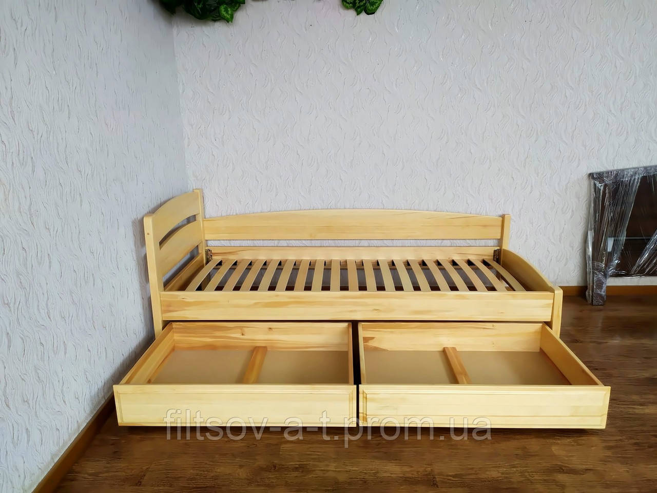 Детская односпальная деревянная кровать с защитным бортиком "Марта - 2" от производителя - фото 6 - id-p1073596675