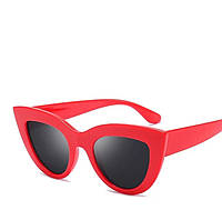 Женские солнцезащитные очки в красном цвете
