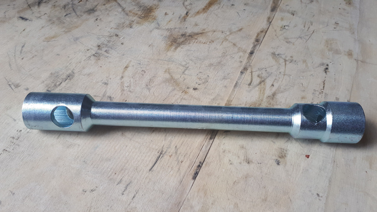 Інструмент-ІП-116 Ключ балонний 24х27 L=300 mm КАМАЗ, Газель