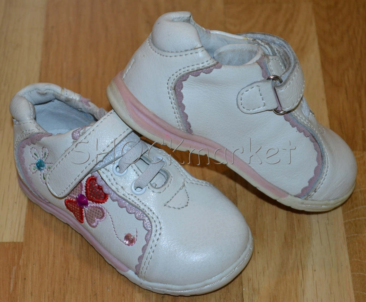 Туфлі-кросівки білі для дівчинки р.21 (14 см)