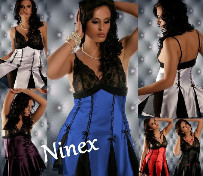 Атласный пеньюар с кружевом