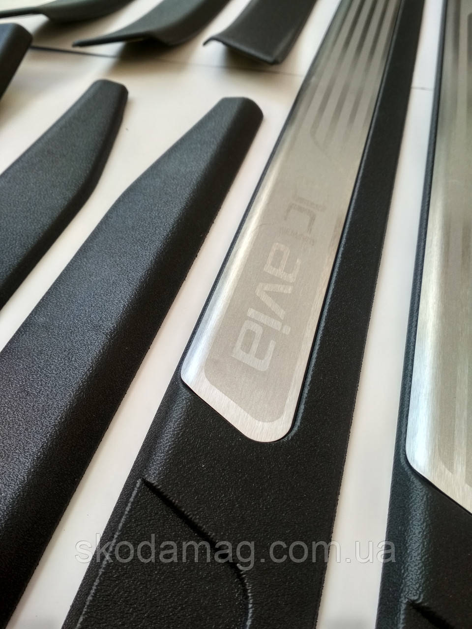 Оригінальні накладки на пороги (к-т 4 шт.) Шкоду Октавія А5 Octavia A5 ...