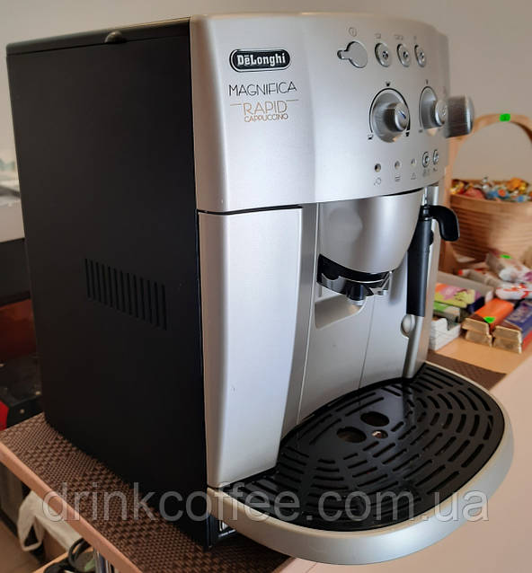 Кавомашина DeLonghi ESAM 4300 Magnifica Rapid Cappuccino б/у (Двохбойлерна)