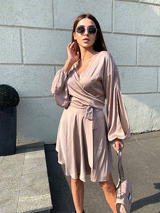 Шовкове плаття до коліна на захід із високою талією й декольте, фото 1