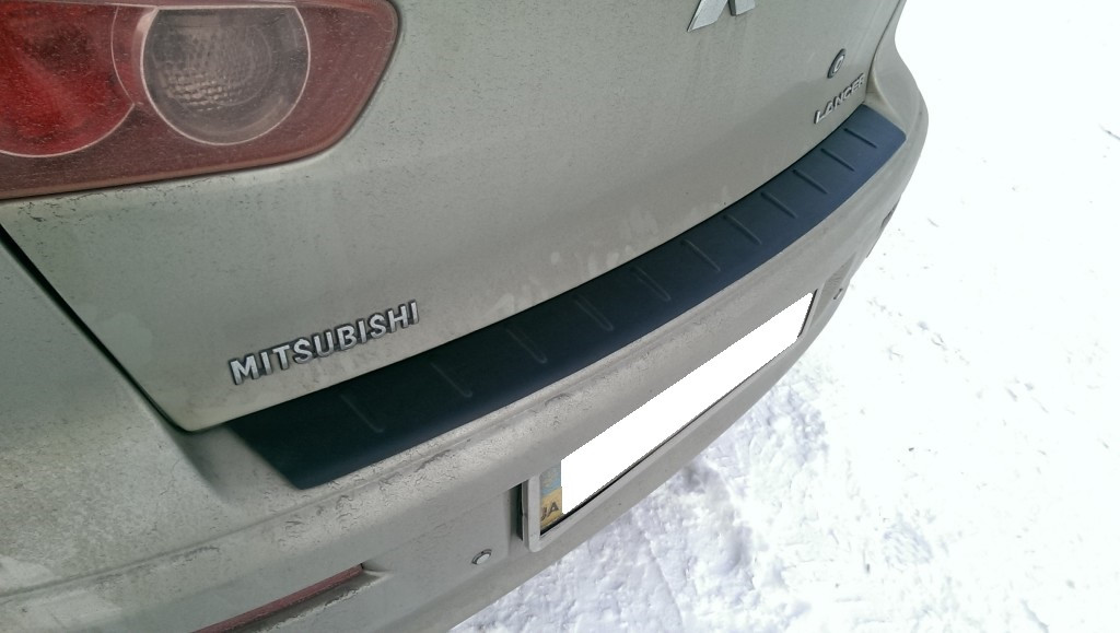 Mitsubishi Lancer X 2007 - накладка на задній бампер