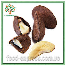 Бразильський горіх у шкірці