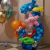 Цифра з повітряних куль у морському стилі