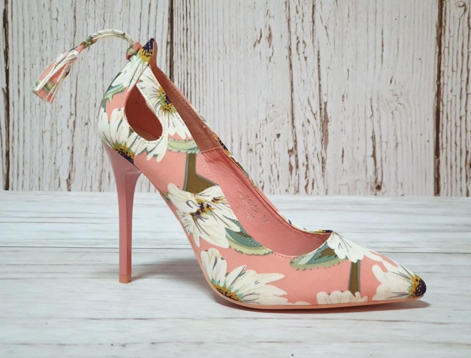 Туфлі Kutasiki pink на високому каблуці з пензликами, з перфорацією 36-40