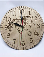 Часы с гравировкой " Лошади"