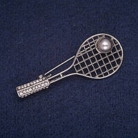 Брошка Тенісна ракетка з м'ячем намистиною, сріблястий метал, білі стрази 22х56мм