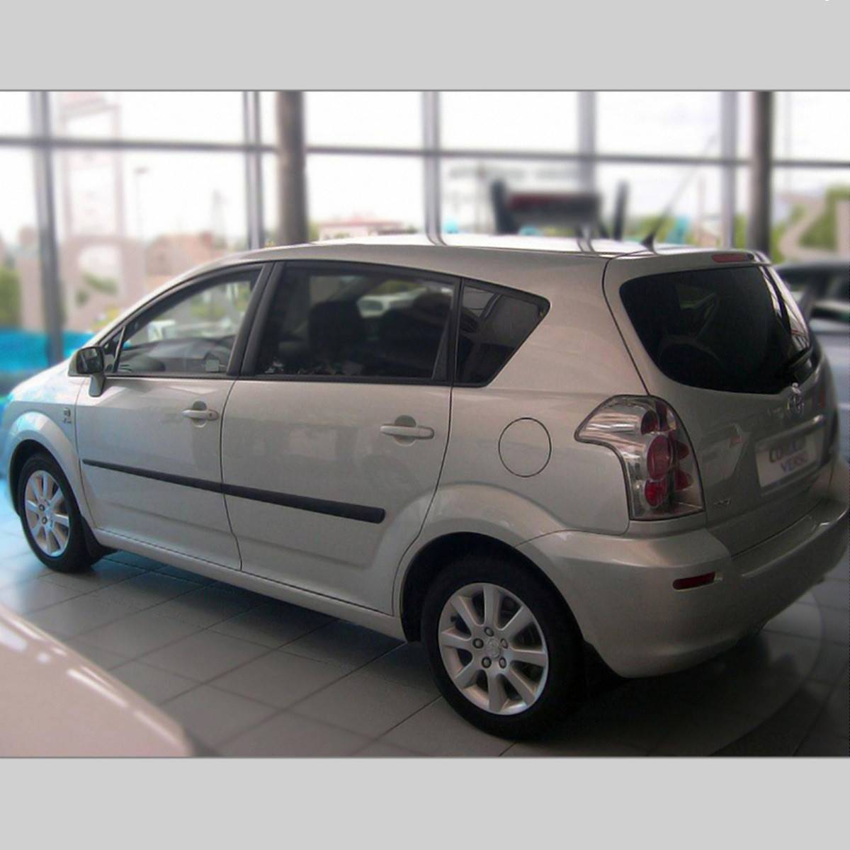 Молдинги на двері для Toyota Corolla Verso 2 2004-2009