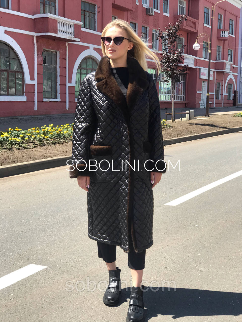 Пальто зі стьобаної плащової тканини з норкою
