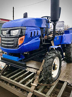 Трактор ДВ 160LXL з заводу