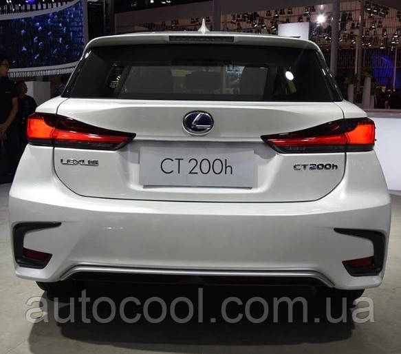 Задній бампер у зборі Lexus CT200 2018+ г.в.
