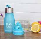 Пляшка для води та напоїв H2O Water Bottle з соковижималкою 650 мл Блакитний, фото 5