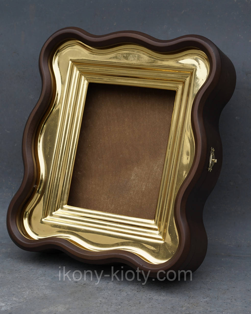 Фігурний кіот для ікони з внутрішньої позолоченій рамою., фото 1