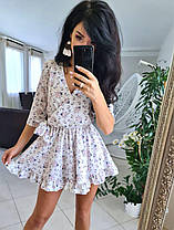 Комбінезон ромпер Бриз жіночий ніжний літній на запах з рюшами в квітковий принт Dmk2563, фото 2
