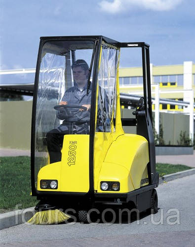 Подметальная машины с сидением водителя Karcher KMR 1250 B 2SB - фото 2 - id-p14055544