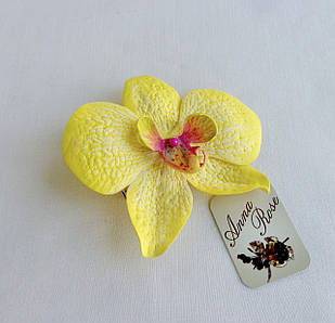 Заколка-брошка з фоамирана ручної роботи "Орхідея жовта"