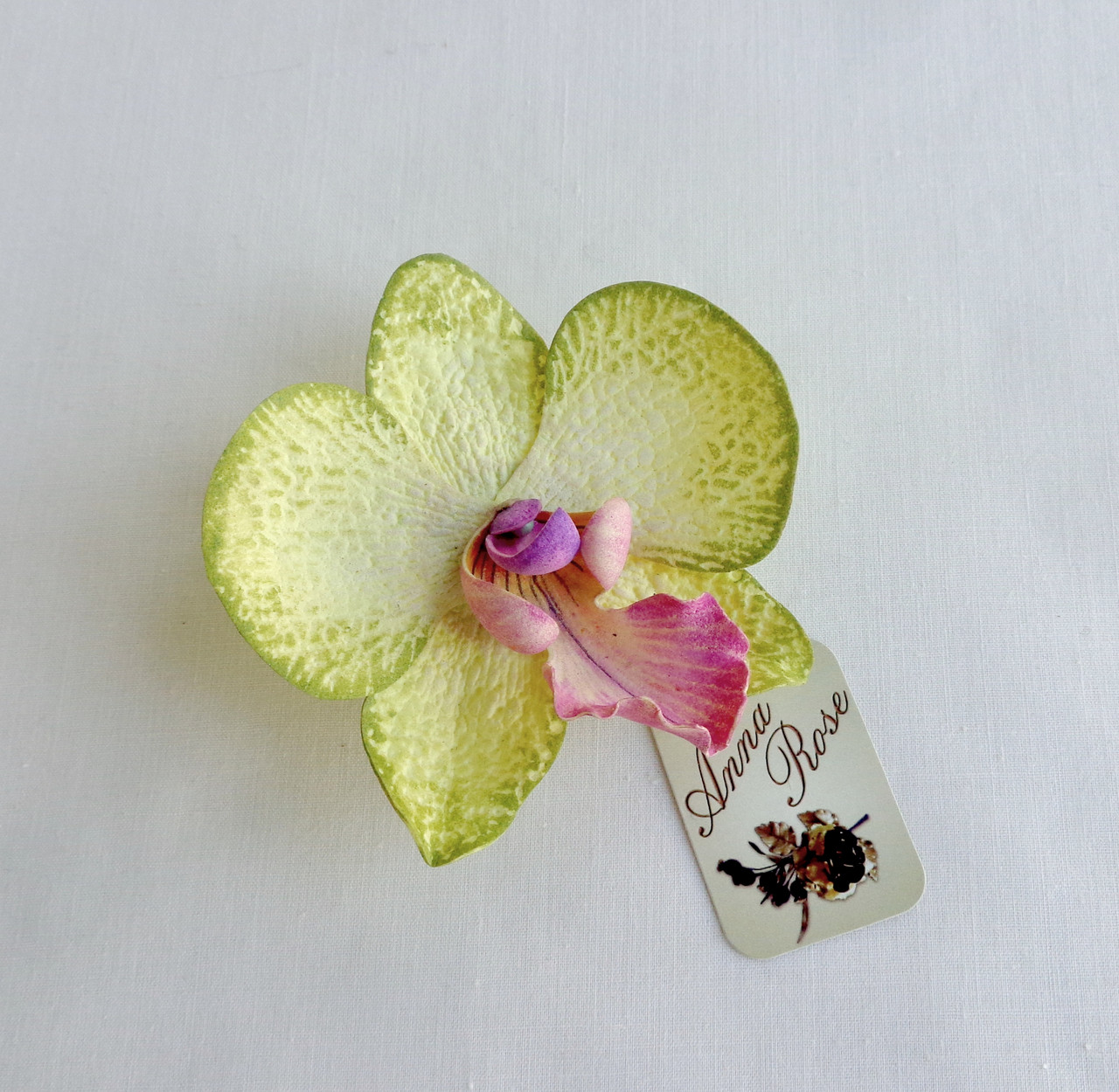Заколка-брошка з фоамирана ручної роботи "Орхідея лимонна"