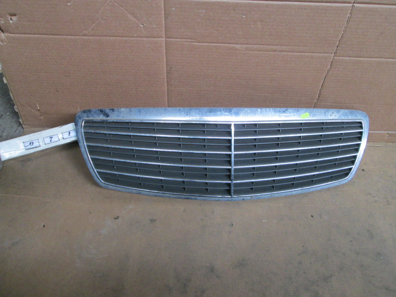 No71 Б/у Решітка радіатора для Mercedes-Benz W221 a2118800283 2002-2006 (дифект)