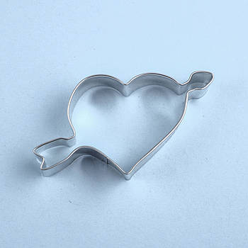 Каттер Серце зі стрілою 12.3х6.6 см