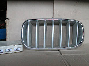 No82 Б/у Решітка радіатора для BMW X5 (F15) 2013-