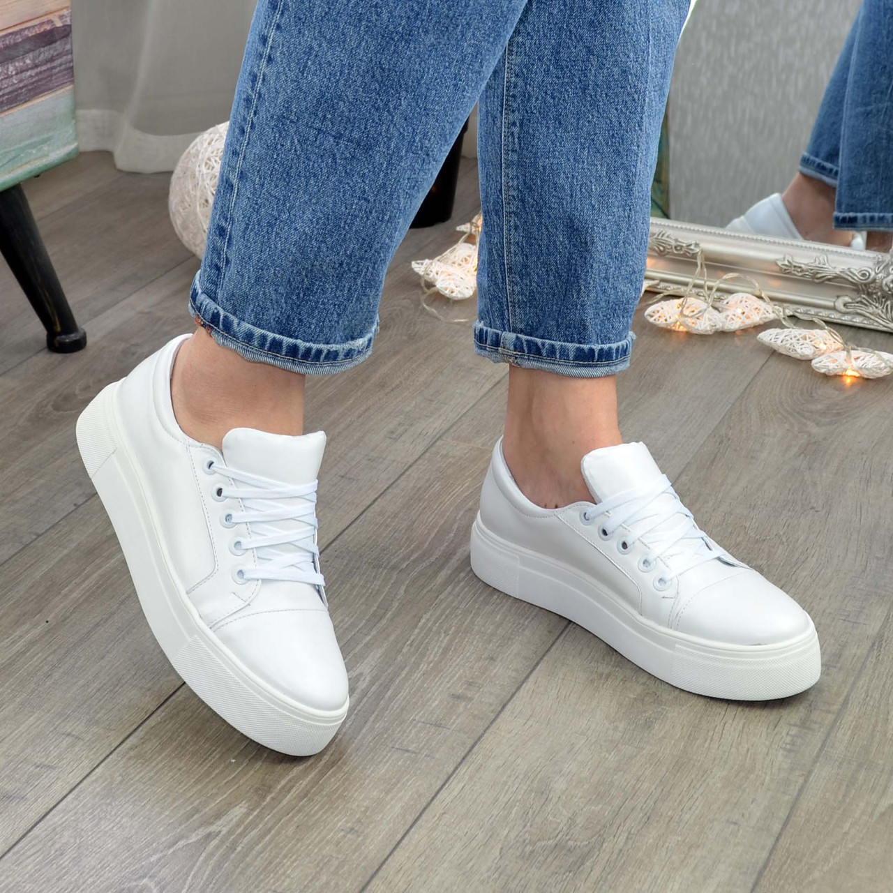 Кеди жіночі шкіряні на товстій підошві, колір білий, фото 1