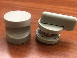 Засувка wc і ручка (комплект з двох ручок) пластикові для сантехнічних дверей товщиною ЛДСП 16-20 мм