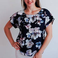 Гарна літня блузка в квіти, розміри 44,46,48 від виробника