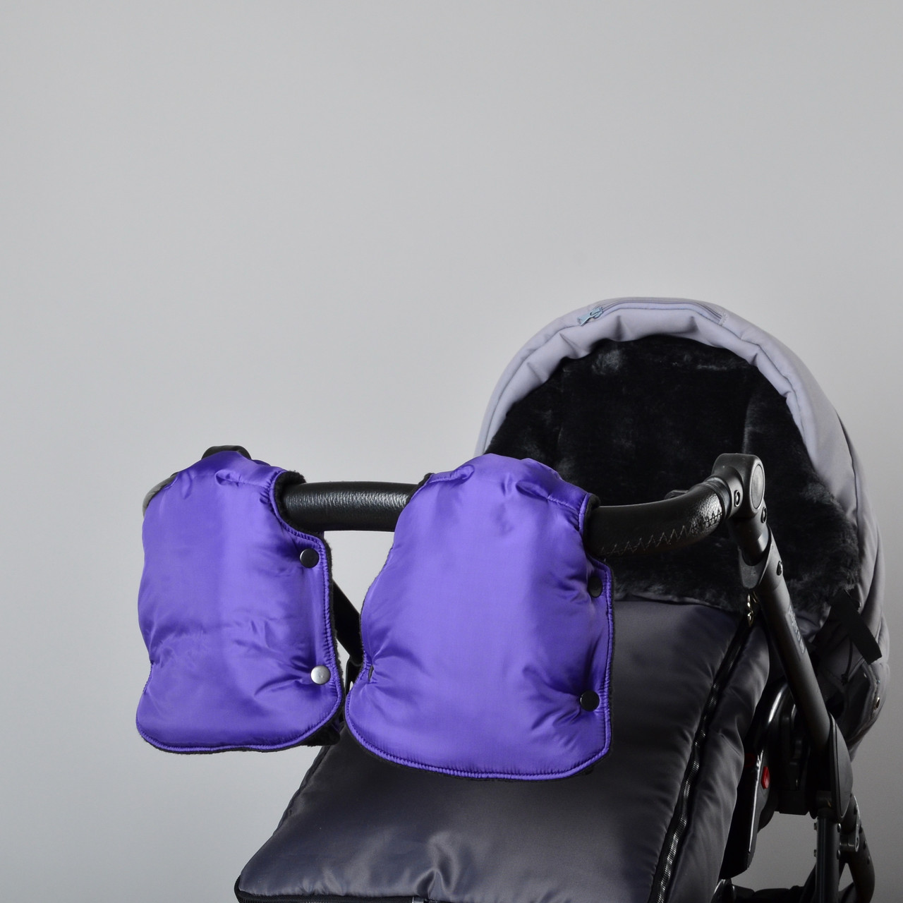 Муфта рукавички роздільні, на коляску / санки, універсальна, для рук, чорний фліс (колір - фіолетовий)