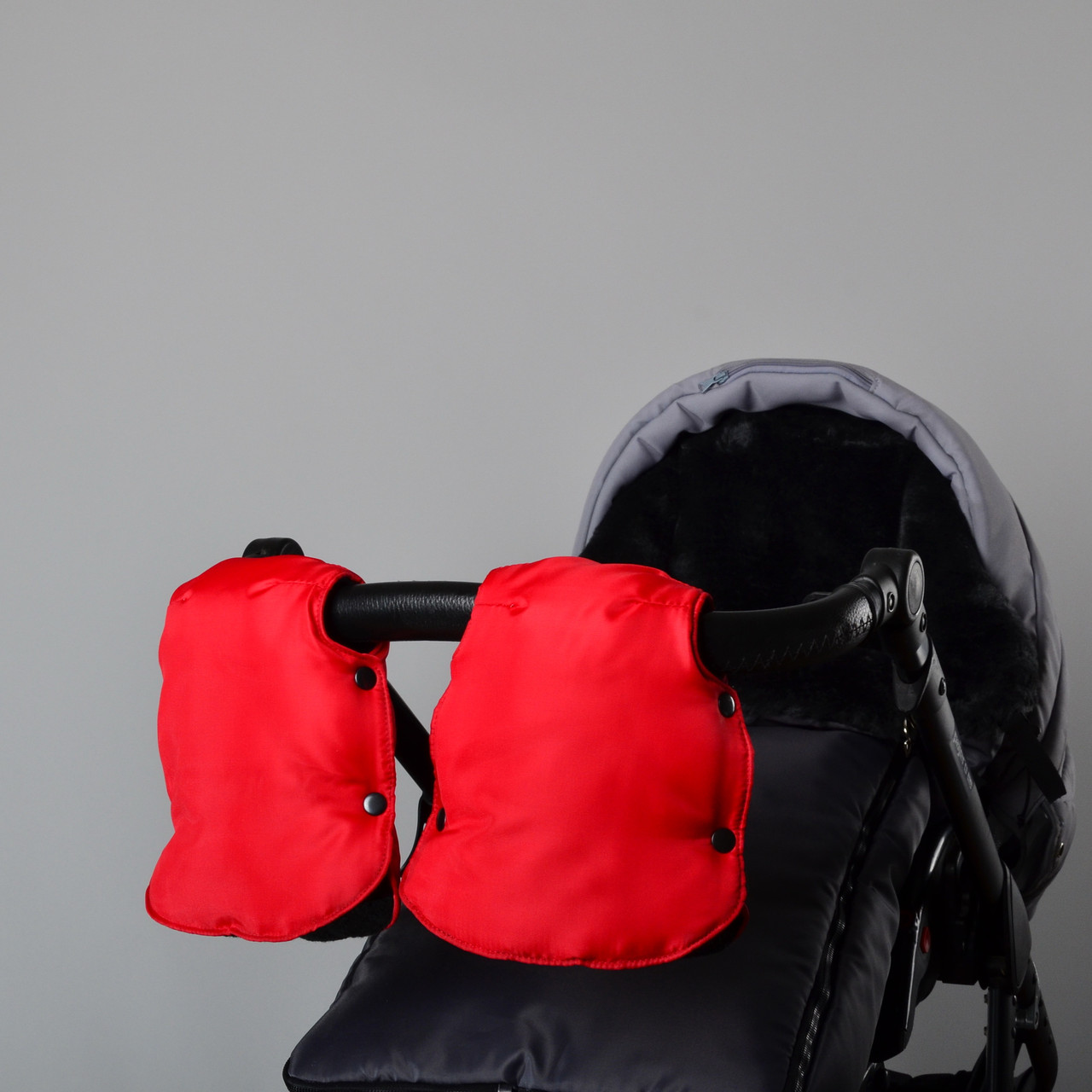 Муфта рукавички роздільні, на коляску / санки, універсальна, для рук, чорний фліс (колір - червоний)