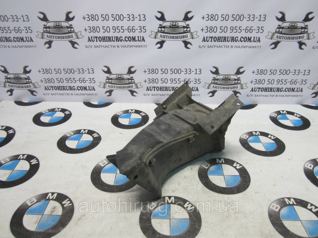 Лівий повітропровід BMW e53 X-series (8402425)