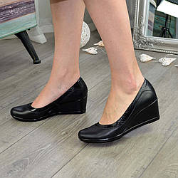 Туфлі жіночі чорні, натуральна шкіра та шкіра "пітон". 37 розмір