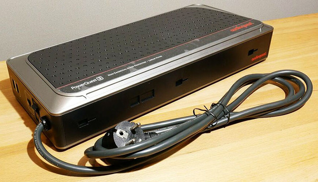 AudioQuest PowerQuest 2 мережевий фільтр на 6 розеток до 15 А