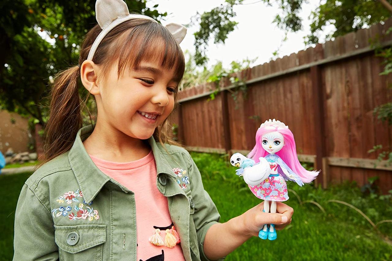 Enchantimals Saffi Swan Doll and Poise