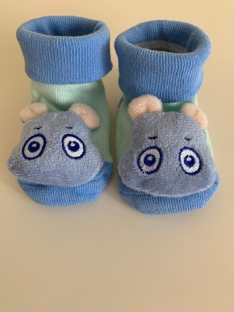 Дитячі антиковзні шкарпетки з об'ємною іграшкою і брязкальцем Бегемотики блакитні