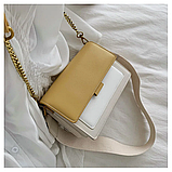 Жіноча маленька жовта з білою сумочка на ланцюжку з екошкіри, фото 6