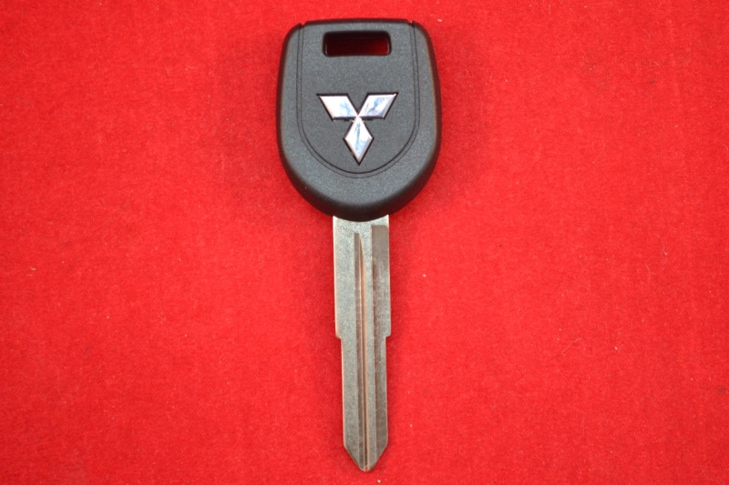 Виготовлення ключа Mitsubishi outlander, lancer, grandis, pajero