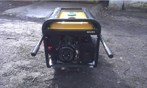 Дизельный генератор Forte FGD 6500 E (4,8 кВт) - фото 4 - id-p43956947