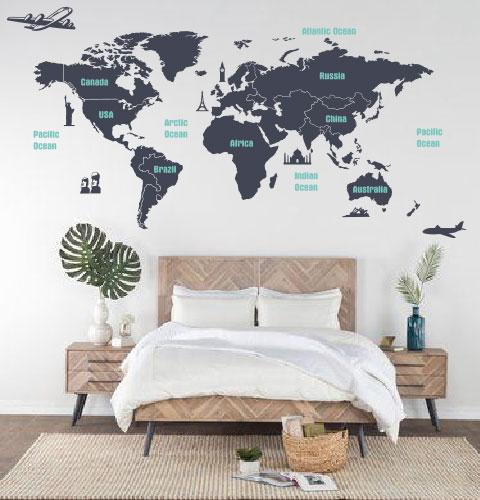 Наклейка на стіну Карта світу з пам'ятками, назвами та з літаками