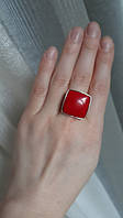 Серебряное кольцо с красным кораллом квадратной формы