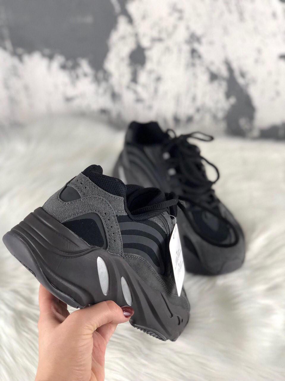 Adidas Yeezy Boost 700 V2 black X Kanye West