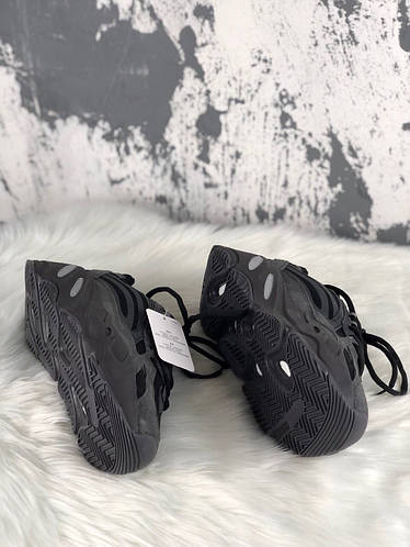 Adidas Yeezy Boost 700 V2 black X Kanye West